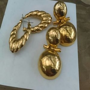 Gold earings